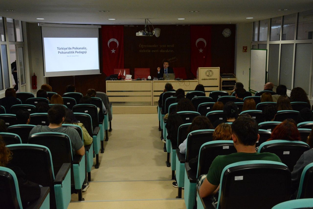 Anadolu Üniversitesi'nde psikanaliz ve eğitim ilişkisi konferansı yapıldı
